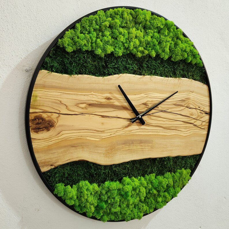 Mesmerizing Moss Art Clock
