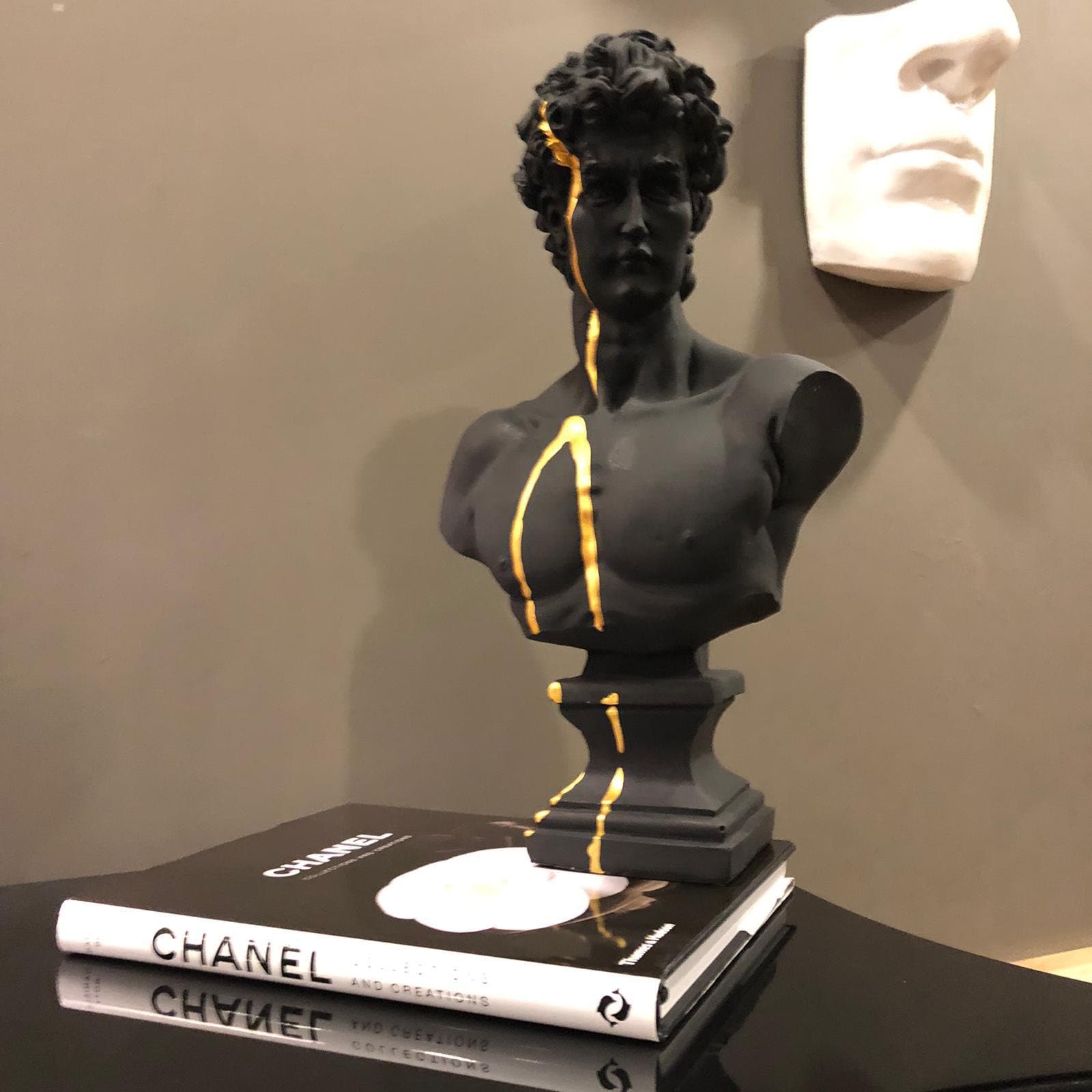 Elegant Contrast: Large David Bust Sculpture with Gold Strip